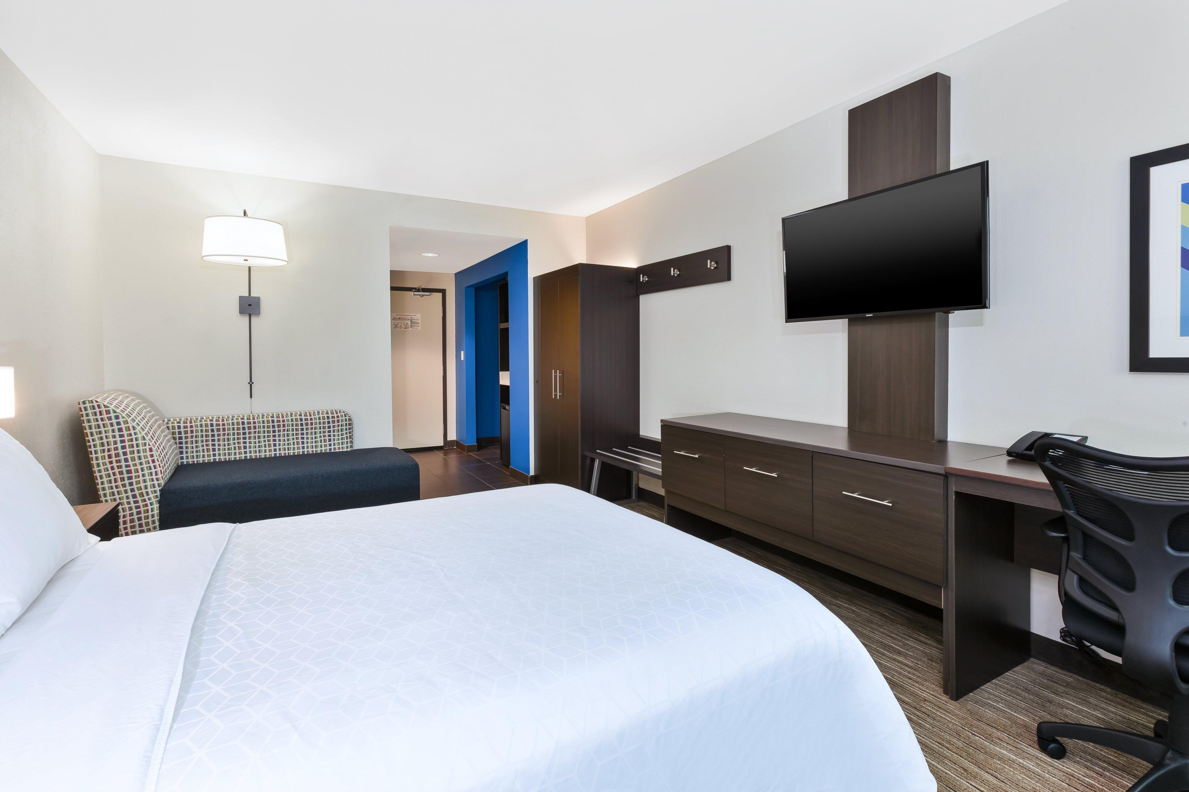 Holiday Inn Express Winnipeg Airport - Polo Park By Ihg Exterior photo