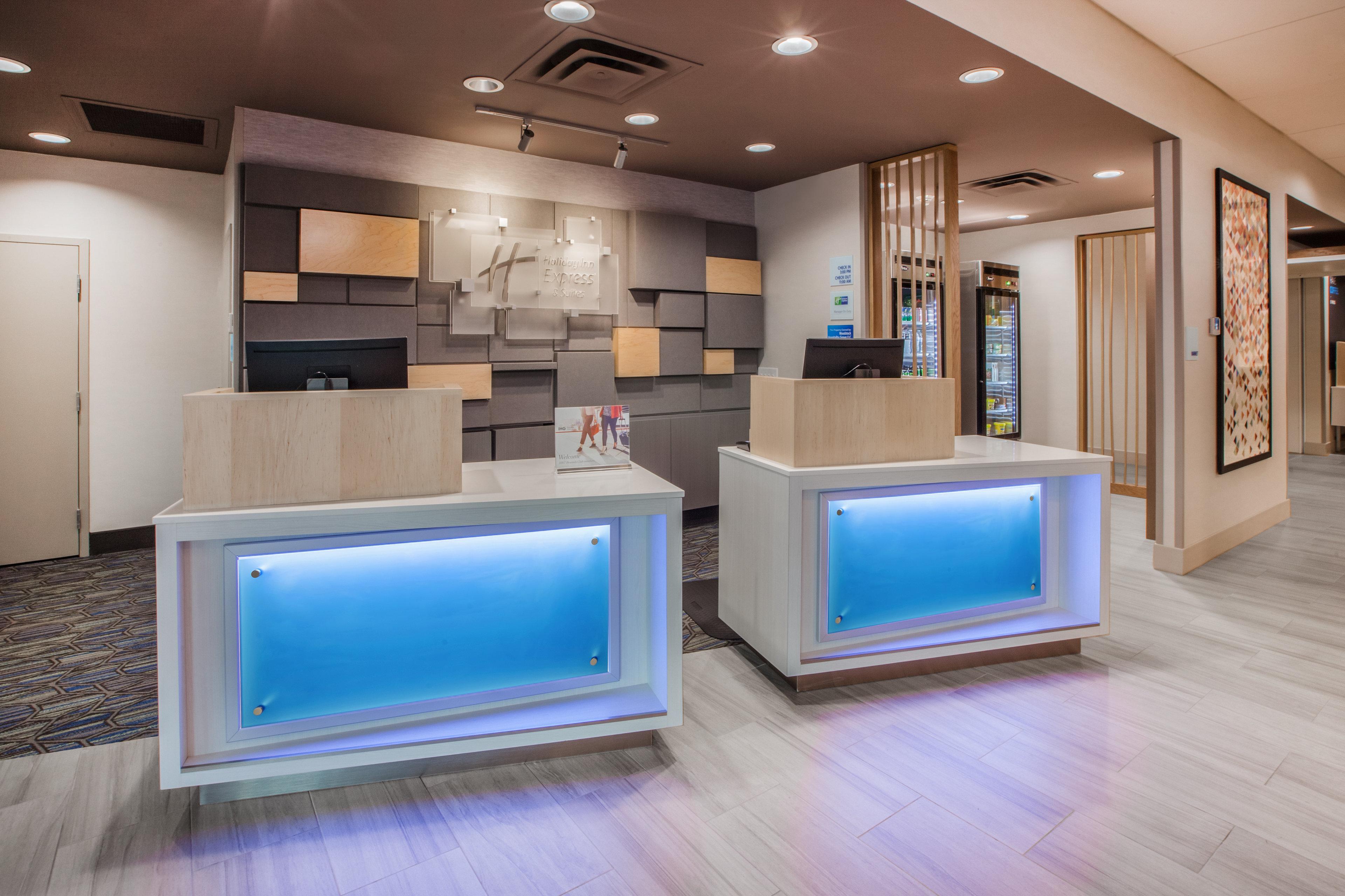Holiday Inn Express Winnipeg Airport - Polo Park By Ihg Exterior photo